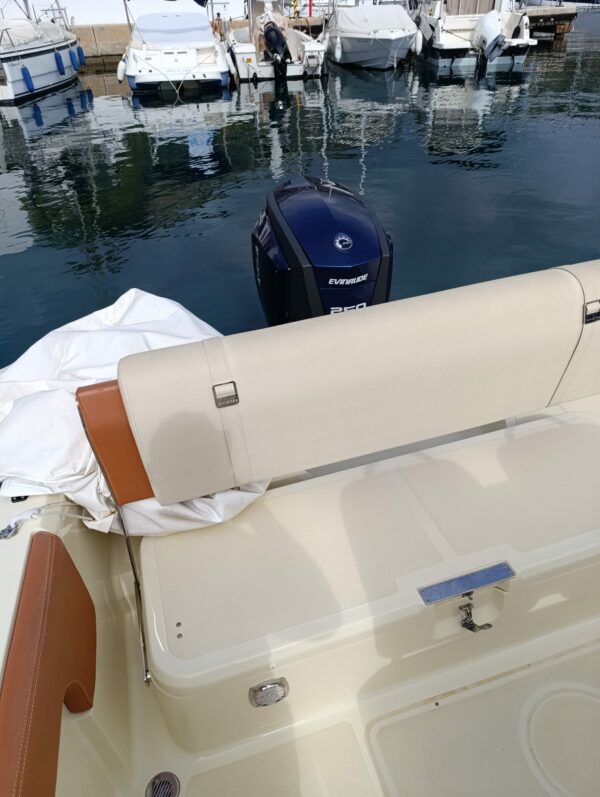INVICTUS 240 FX OCASION - Imagen 6